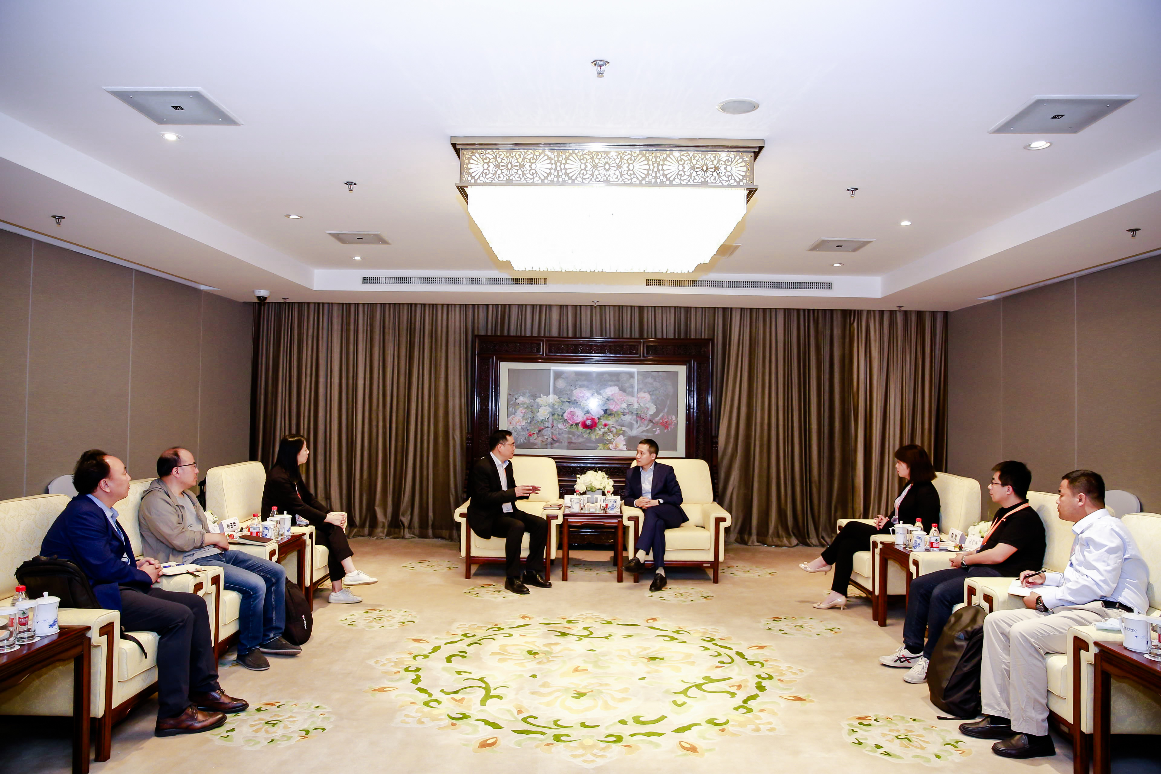 蒼穹數(shù)碼與阿里云開(kāi)展深入交流