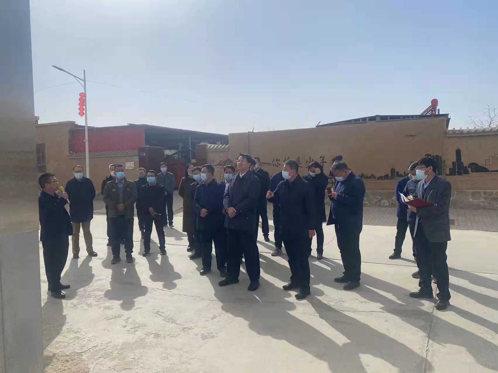 寧夏回族自治區(qū)黨委常委、秘書(shū)長(zhǎng)雷東生一行調(diào)研賀蘭縣宅基地改革試點(diǎn)項(xiàng)目