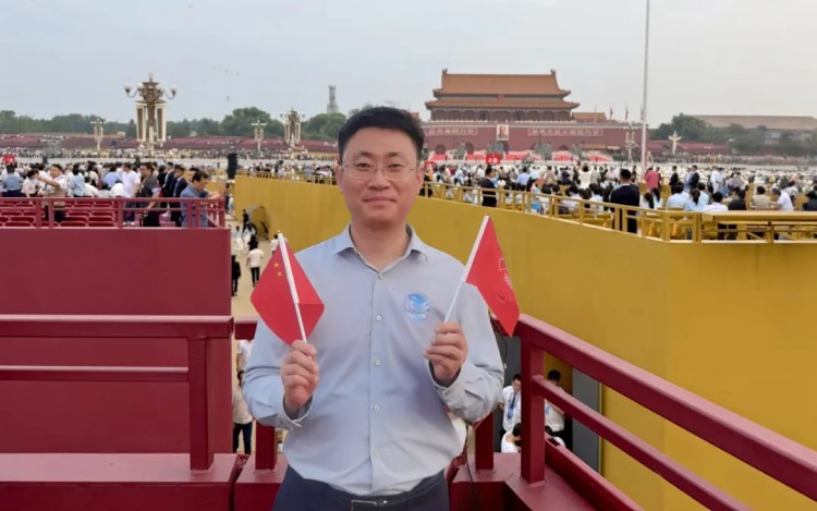 榮耀時(shí)刻！蒼穹數(shù)碼總裁楊春受邀參加抗戰(zhàn)勝利80周年閱兵觀禮